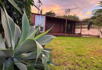 Caparica wood house has Balcony rooms