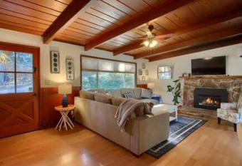 Blue Door Cottage 12 miles to Yosemite Bbq allows 18 year olds to book a room