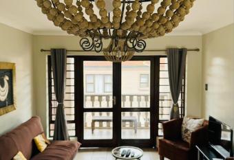 Uvongo, Stafford Close Unit 23 has Balcony rooms