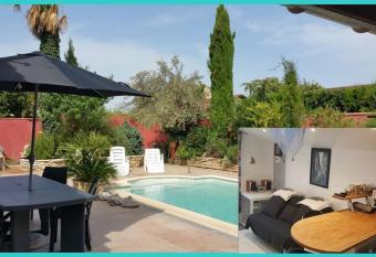 Redhouse - Studio Zen has Balcony rooms