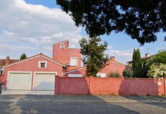 Redhouse - Studio Solarium has Balcony rooms