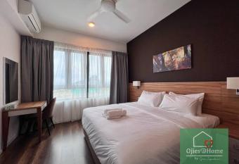 NEW Ojies home Studio unit 1BR Sunway Onsen Tambun has rooms with a private hot tub