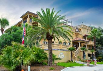 Ocean Lodge Resort allows 18 year olds to book a room