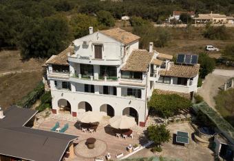 Villa Mike 105 has Balcony rooms