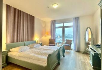 G  stezimmer Weserblick allows 18 year olds to book a room