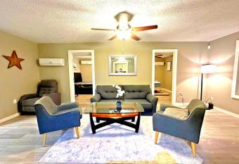 4 Bedroom Getaway in Madera CA allows 18 year olds to book a room