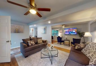 2BR Nest in Grass Valley allows 18 year olds to book a room