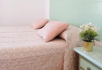 Hostal Buena Vista allows 18 year olds to book a room