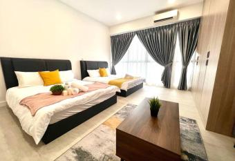 2Bed For 4 // KLIA Sepang Xiamen University has Balcony rooms