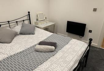 Bedroom 3 in Elegant 3 Bed Flat in Ramsgate has Balcony rooms