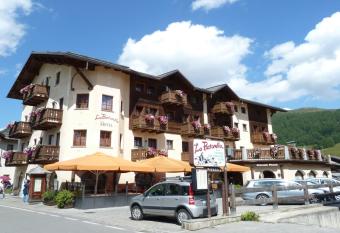 Hotel La Pastorella allows 18 year olds to book a room