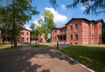 Boardinghaus Weinberg Campus has Balcony rooms
