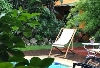 El Bambu allows 18 year olds to book a room