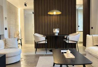 Appartamento K  MA Wellness Home has rooms with a private hot tub