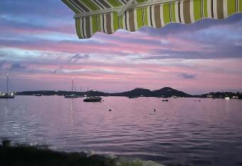 Studio Colline Nettle allows 18 year olds to book a room