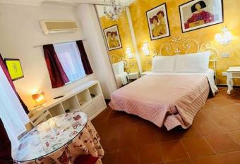 Romantic Apartment on Garda Lake allows 18 year olds to book a room