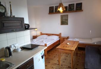 NA BANI-apartamenty i pokoje has Balcony rooms