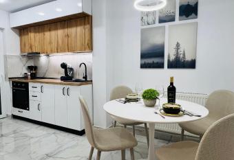 MarbleHome~Straja/Lupeni has Balcony rooms