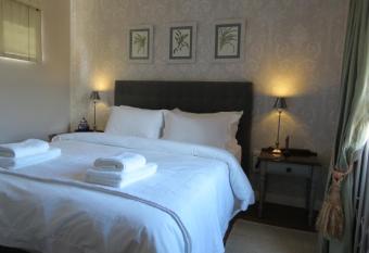 10 on Berg has Balcony rooms