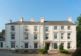 New Bath Hotel & Spa has Balcony rooms