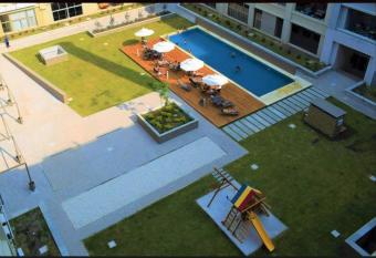 Acogedor, inolvidable allows 18 year olds to book a room