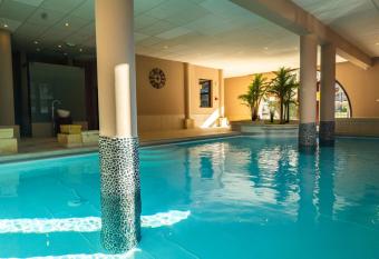 R  sidence Cami R  al **** allows 18 year olds to book a room