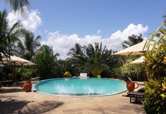 African Dream Cottages - Diani Beach allows 18 year olds to book a room