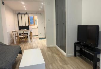 L ermitage Appartement 4 couchages avec terrasse et jardin,    7 kms de Metz has Balcony rooms