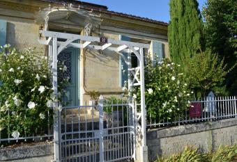 Le Jardin Secret has Balcony rooms
