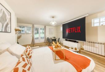 Le cin   cocon - Serenito Homes has Balcony rooms