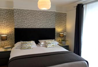 The White House has Balcony rooms