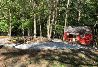 Coops Creek Cabins allows 18 year olds to book a room