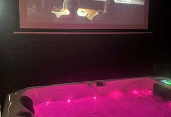 L   alg  roise Home & Spa has Balcony rooms