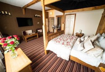 Old Hall House, NEC allows 18 year olds to book a room