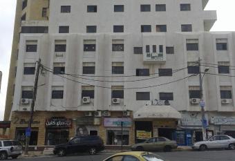 Omaima Hotel Apartments has Balcony rooms