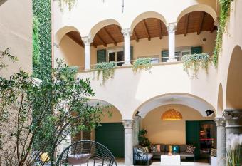 ReGo Apartments has Balcony rooms