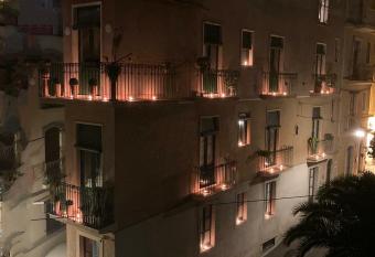 Casa Pancrazia allows 18 year olds to book a room