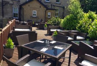 Armstrong Manor allows 18 year olds to book a room