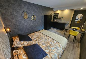 City Stay Juliette has Balcony rooms