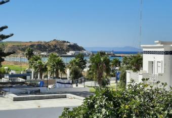 MAISON D H  TES KSAR SGHIR allows 18 year olds to book a room