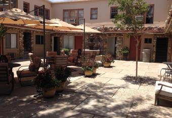 Iron Horse Inn has Balcony rooms