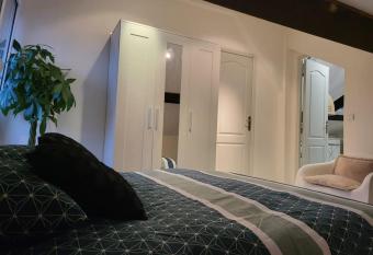 Nid Douillet Proche Paris allows 18 year olds to book a room