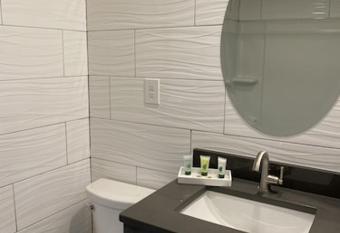 Gulf Coast Inn allows 18 year olds to book a room