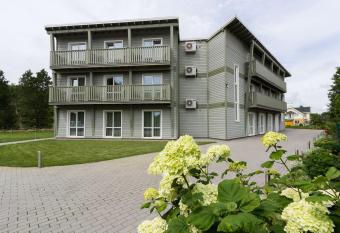 V  jo Bur   has Balcony rooms