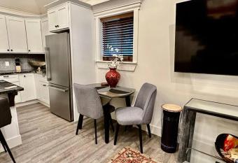 The Carriage House has rooms with a private hot tub