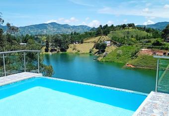 Hotel Paraiso Lago allows 18 year olds to book a room