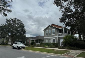 A stylish and Comfy Place to Stay has Balcony rooms