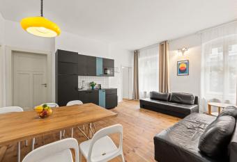 Apartments elPilar Friedrichshain has Balcony rooms