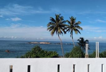 Mariner s Beach Villa has Balcony rooms