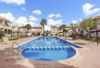 St James hill has Balcony rooms